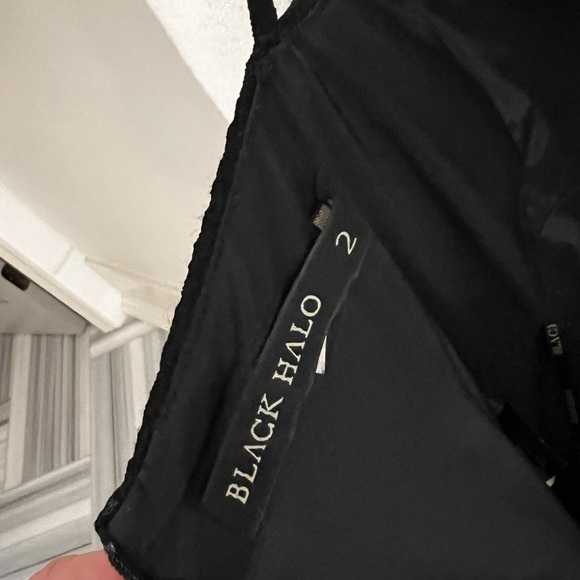 Black Halo Jumpsuit, looks new, barely worn, I know longer can it this size - Picture 4 of 4